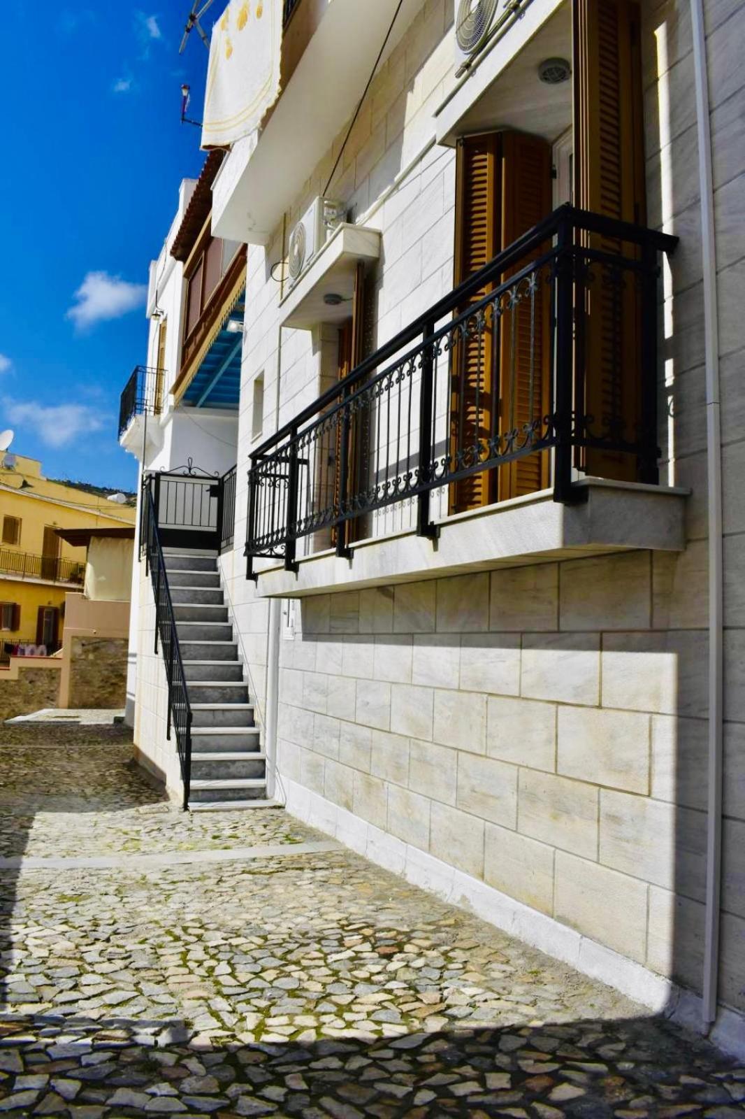 Porto Levante Ermoupoli Buitenkant foto